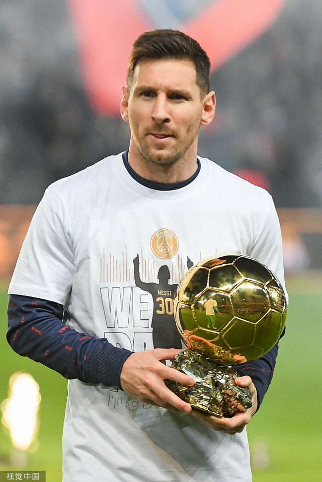 8万人前，21岁克星羞辱皇马：将球带进球门！ 阿隆索已难逃下课？（8万观众见证，21岁新星盘带破门成皇马克星！阿隆索帅位告急？）