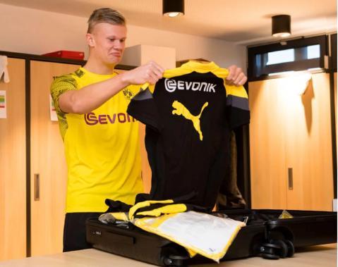 RAC1：巴萨称梅西曾与诺坎普施工方沟通，后者通知了俱乐部（RAC1：巴萨称梅西曾与诺坎普承建方联系，对方其后告知俱乐部）