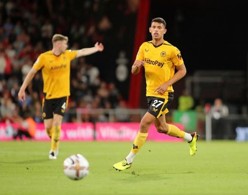 巴顿：李嗣镕一直很努力地训练，他的中超首秀应该是满分（巴顿称李嗣镕训练刻苦，中超处子秀堪称满分）