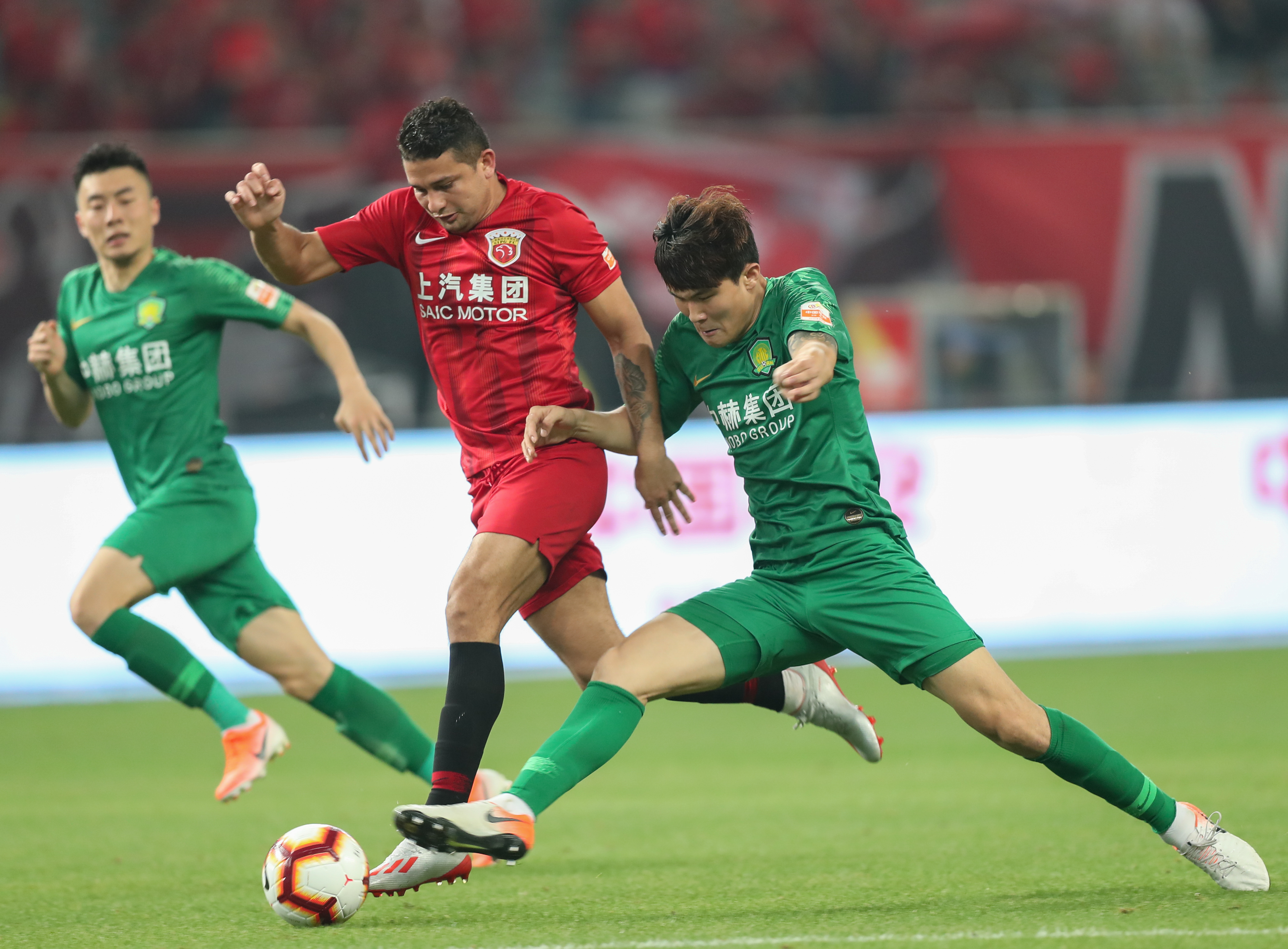 马里奥-苏亚雷斯：巴列卡斯不像西甲球场，像第三世界的球场（马里奥-苏亚雷斯：巴列卡斯更像第三世界球场，而非西甲场馆）