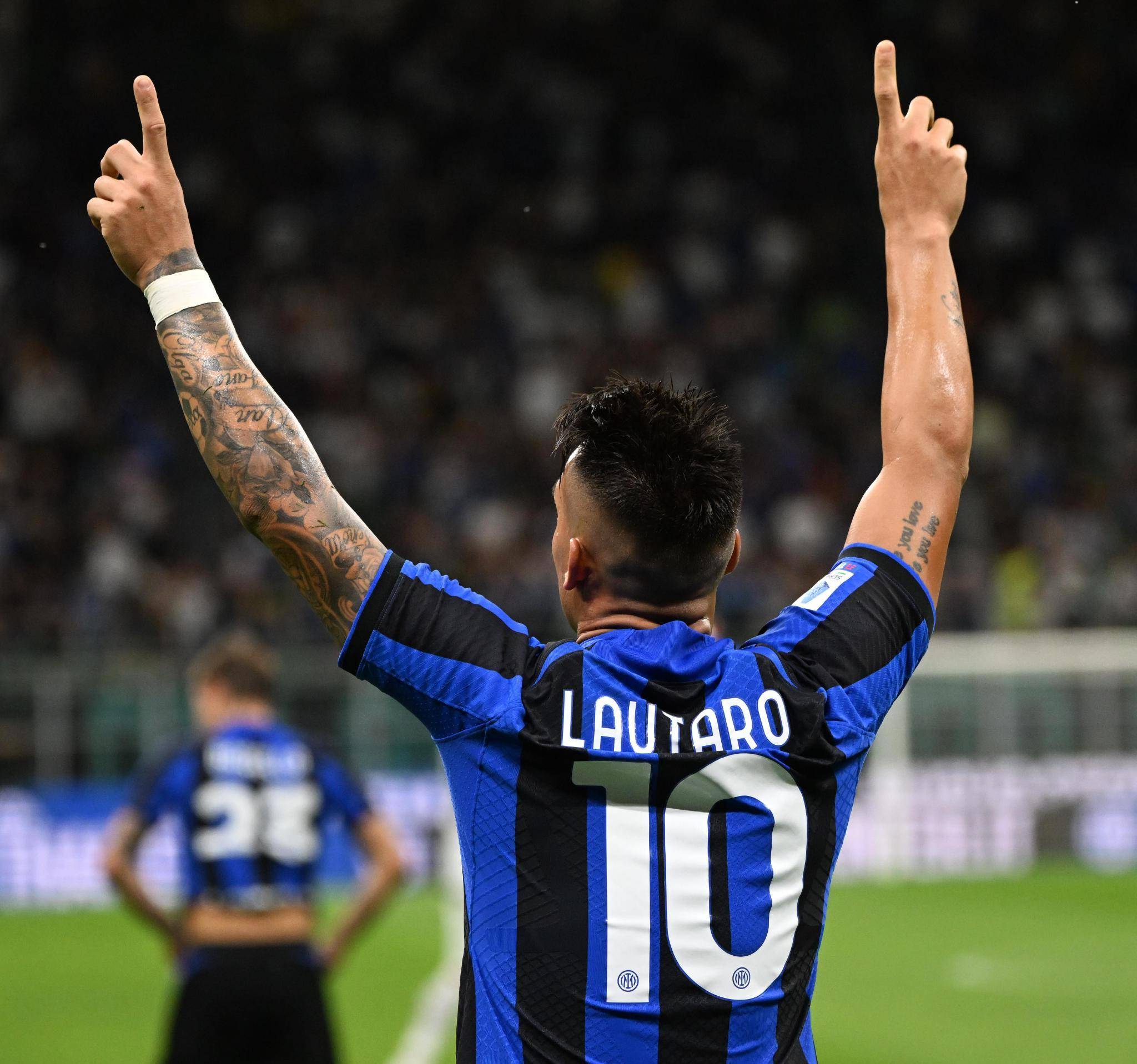 穆勒入选温哥华白浪下赛季大名单，原合同2025年底到期（穆勒被列入温哥华白浪新赛季阵容，现合同至2025年底）