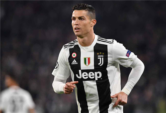 黄健翔：可以考虑将沃尔特马德的译名叫做华特马、怀德马（黄健翔建议将沃尔特马德译为华特马或怀德马）