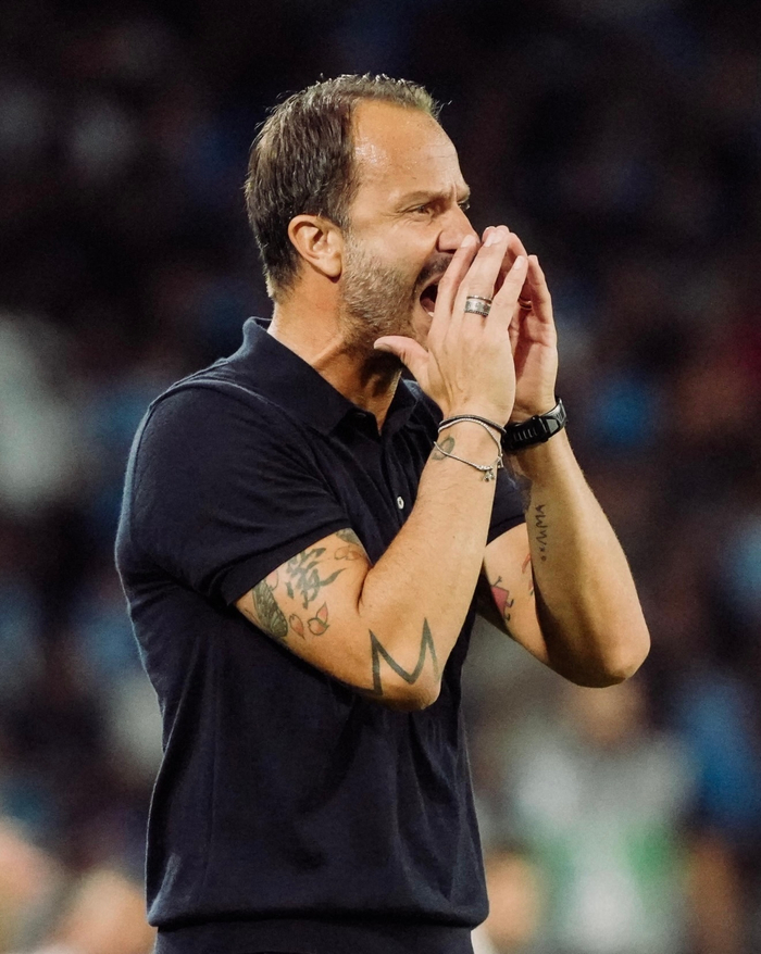 意大利女排3-0美国，晋级四强，队员疯狂庆祝，埃格努20分得分王（意大利女排直落三局横扫美国晋级四强，埃格努砍下20分荣膺得分王）