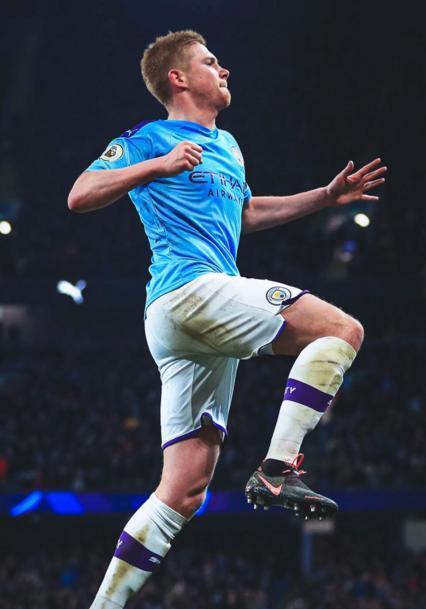 人盯人战术，一段萨利巴紧逼凯恩的短视频走红网络（萨利巴全程盯防凯恩：短视频引爆全网）