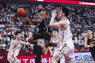 亚戈平均69.7分钟一球，本赛季中超进球数＞1的球员中用时最短（亚戈单球耗时仅69.7分钟，位列本季中超进球数＞1的球员效率榜首）