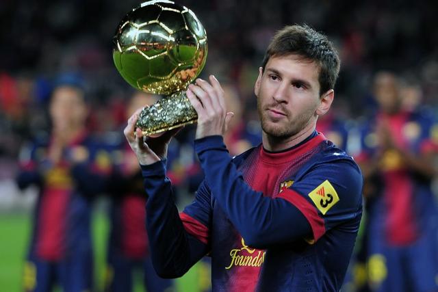 国脚恢复训练，伤病情况明显好转（国脚重返训练场，伤情显著改善）