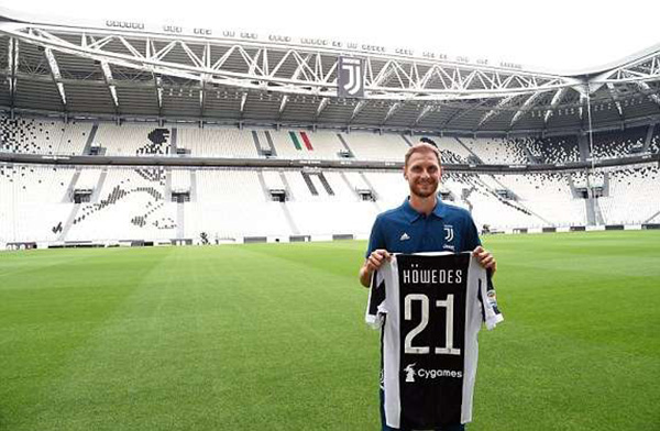 西媒：阿隆索要求皇马全队赛前在毕尔巴鄂过夜，引发球员不满（西媒曝阿隆索要求皇马赛前全队在毕尔巴鄂留宿，球员因此不满）