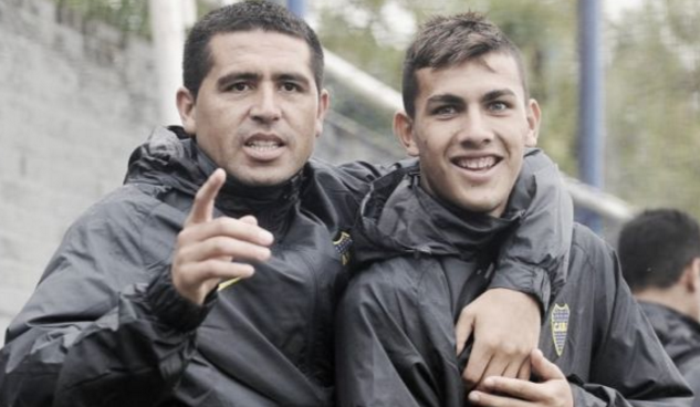 后卫身体对抗强度惊人，主帅盛赞（后卫对抗硬度爆表，主帅力赞）