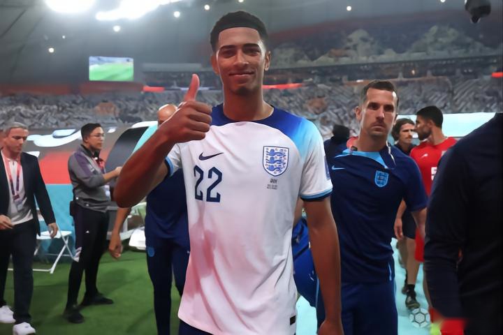 巴塞罗那迎战特内里费：女子足球联赛的巅峰对决（女足联赛焦点战：巴塞罗那对阵特内里费）