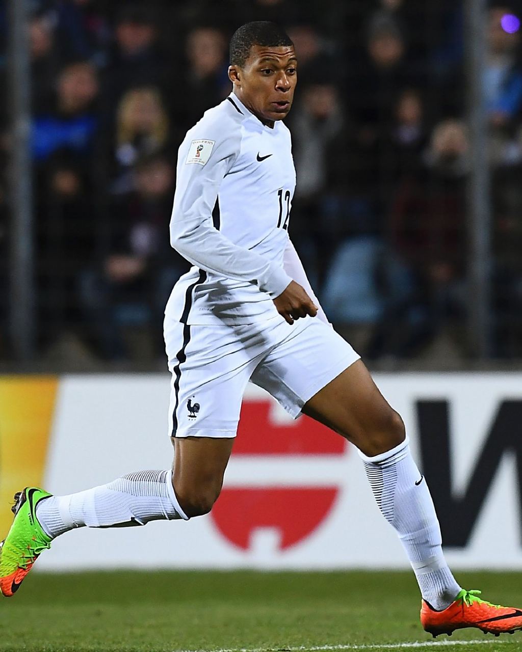 蒙特雷总监回应拉莫斯离队：还没定论，我们正在进行商谈（蒙特雷总监谈拉莫斯去留：尚无定案，双方仍在沟通）