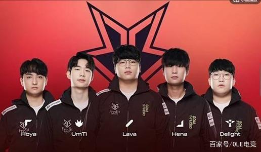 着无数球迷 着无数球迷